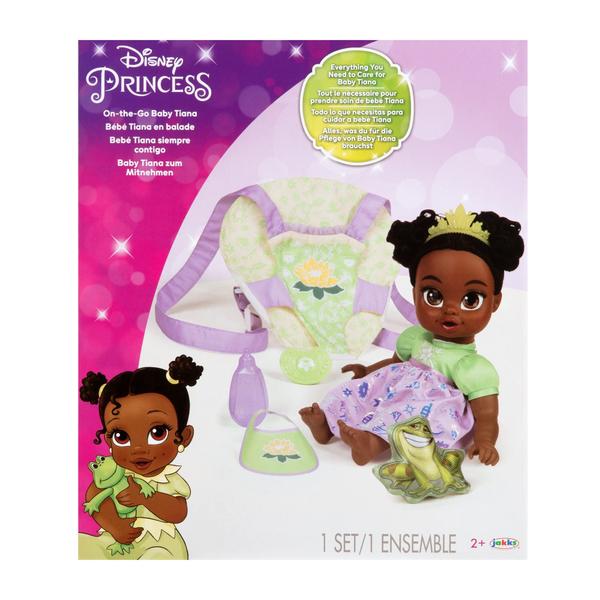 Imagem de Disney Princess Tiana Baby Doll Deluxe com Tiara, Carrier, Plush Friend, Chupeta, Bib & Baby Bottle Amazon Exclusive