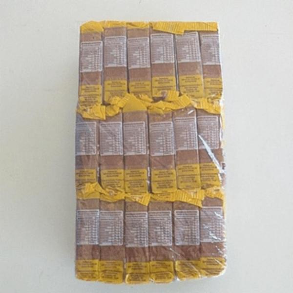 Doce de Amendoim Paçocão 18 unidades de 80g Paçoca sem Glúten Sul de Minas Piranguinho - Barraca Amarela Imagem de Doce de Amendoim Paçocão 18 unidades de 80g Paçoca sem Glúten Sul de Minas Piranguinho