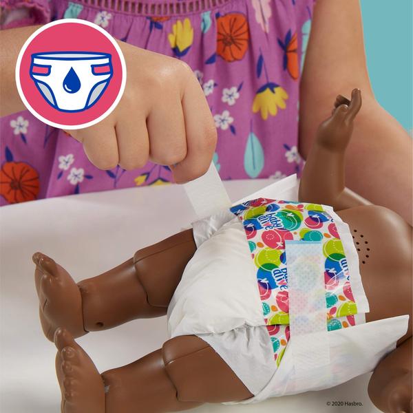 Imagem de Doll Baby Alive Baby Gotta Bounce com roupa de canguru de mais de 3 anos