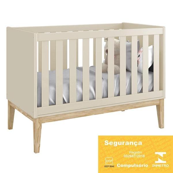 Dormitório Infantil Classic 2 Portas, Cômoda 3 Gavetas, Berço com Pés Madeira Natural e Colchão - Reller Móveis Imagem de Dormitório Infantil Classic 2 Portas, Cômoda 3 Gavetas, Berço com Pés Madeira Natural e Colchão - Reller Móveis
