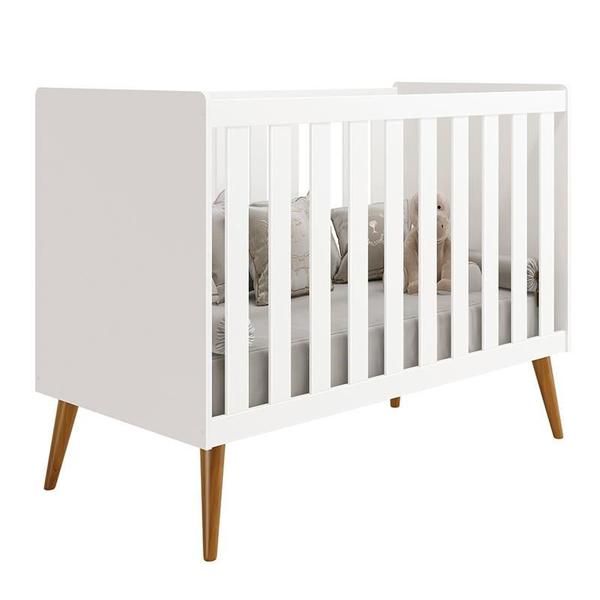 Dormitório Infantil Isis Guarda Roupa 4 Portas, Cômoda 1 Porta e Berço Branco com Colchão - Reller Móveis Imagem de Dormitório Infantil Isis Guarda Roupa 4 Portas, Cômoda 1 Porta e Berço Branco com Colchão - Reller Móveis