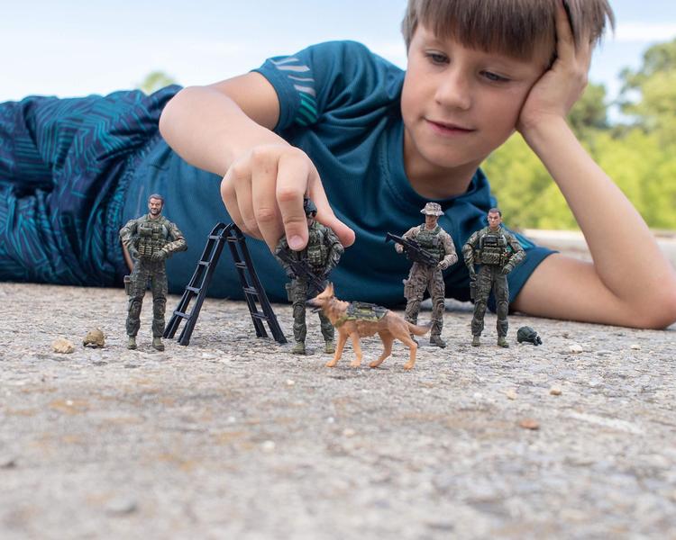 Imagem de Elite Force Army Ranger Action Figures - 5 Pack Military Toy Soldiers Playset  Equipamentos e Acessórios Realistas  Sunny Days Entertainment