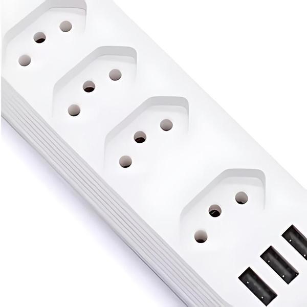 Imagem de Entensão De Carregamento 2 Metros 3 Entrada Usb + 5 Tomadas