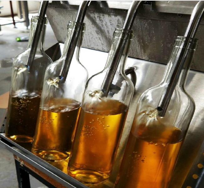 Imagem de Envasadora Inox 6 bicos para produção de Cachaça envase de líquidos