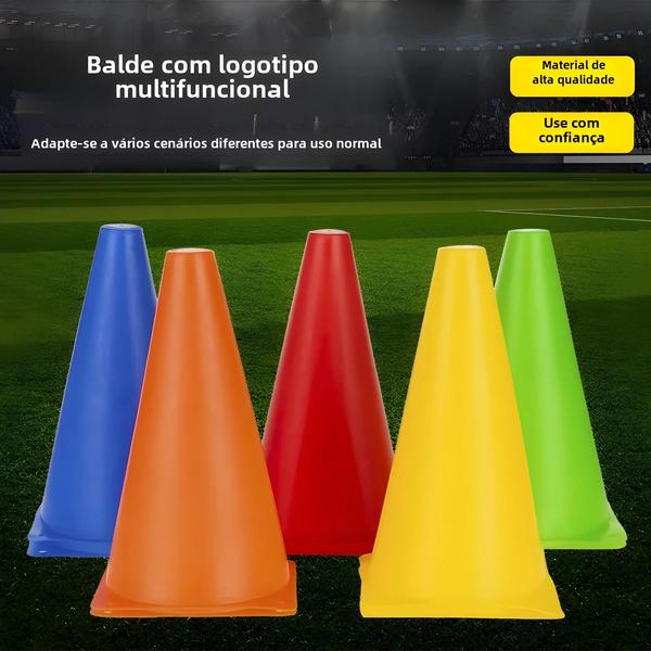 Imagem de Equipamento de Treinamento de Futebol Infantil: Balde de Obstáculos, Prato de Basquete e Cones