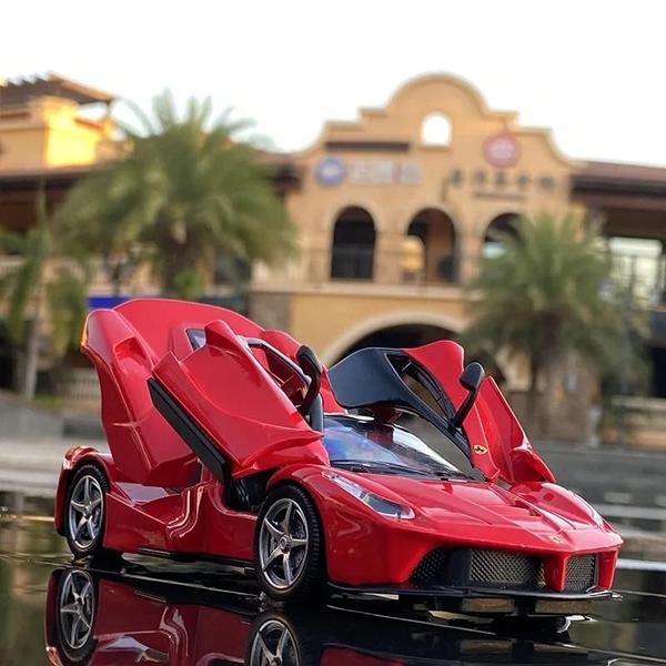 Imagem de Escala 1:32 Ferrari LaFerrari - Modelo de Carro de Brinquedo em Metal Fundido para Crianças