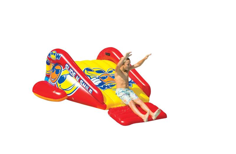 Imagem de Escorregador de piscina inflável WOW Sports Slide n Smile com pulverizador