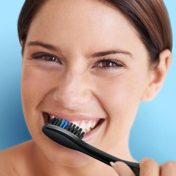 Imagem de Escova de Dentes Oral-B Inicador Black Charcoal 7un