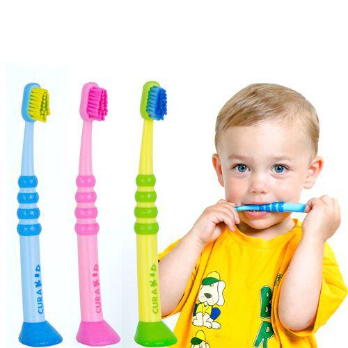 Imagem de Escova Dental Infantil Curakid CK 4260B Curaprox