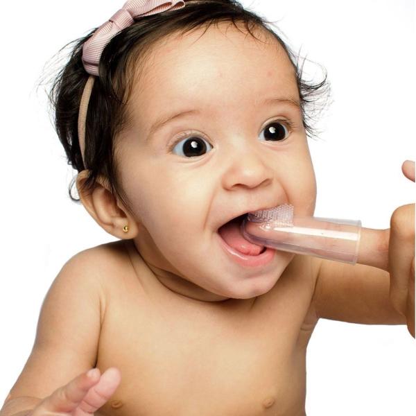 Escova e massageador de gengiva em silicone transparente para bebes - MBBIMPORTS Imagem de Escova e massageador de gengiva em silicone transparente para bebes