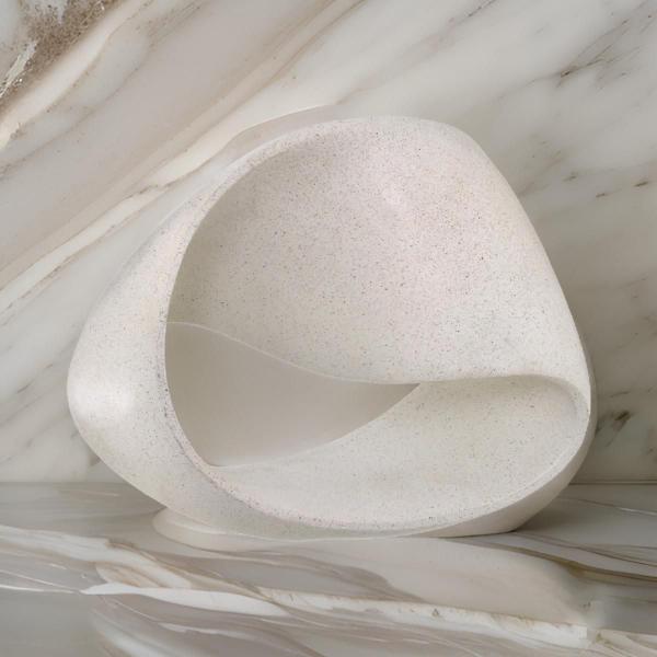 Imagem de Escultura abstrata decorativa resina cor off white 21,5cm