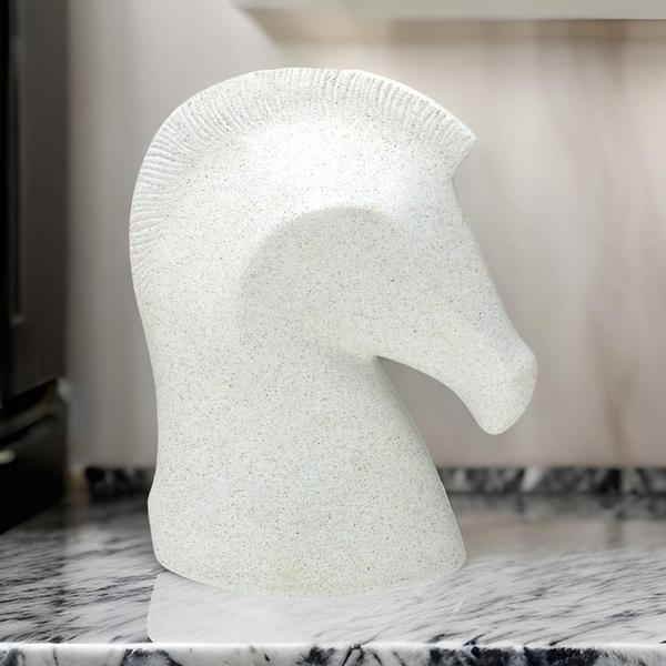 Imagem de Escultura cavalo decorativo em resina na cor off white 25cm