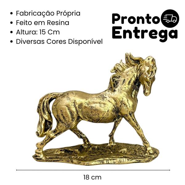 Imagem de Escultura De Cavalo Galopante Na Base Pequeno