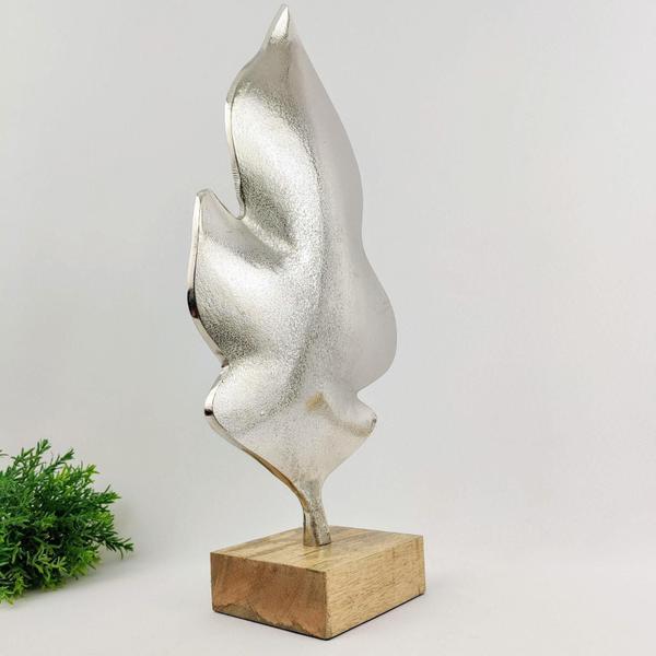 Imagem de Escultura De Metal Folha Prata 53X25X13Cm Decoração