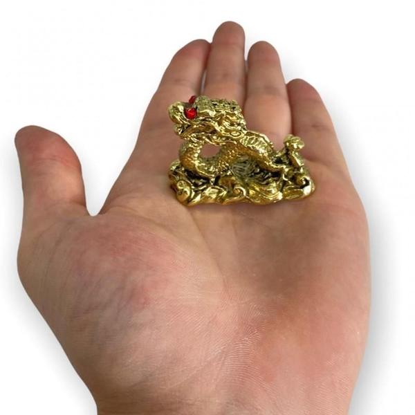 Imagem de Escultura Dragão Dourado Com Strass 4Cm Em Metal