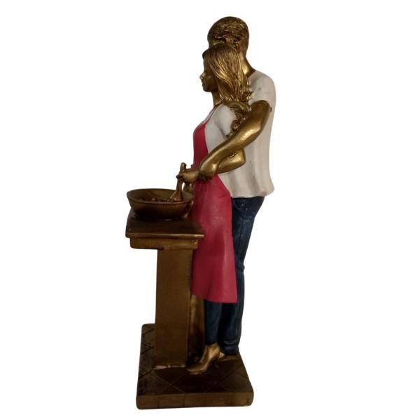 Imagem de Escultura Estatueta Casal Gourmet Dourado Decorativo Mabruk