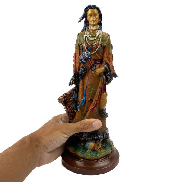 Imagem de Escultura Índia Guerreira Xamã Apache em Pé 30 cm em Resina