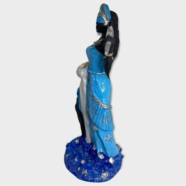 Imagem de Escultura Orixá Iemanjá Africana 23Cm Roupa Azul Claro