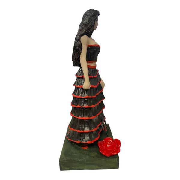 Imagem de Escultura Pomba Gira Maria Padilha Preta e Vermelha 24 cm