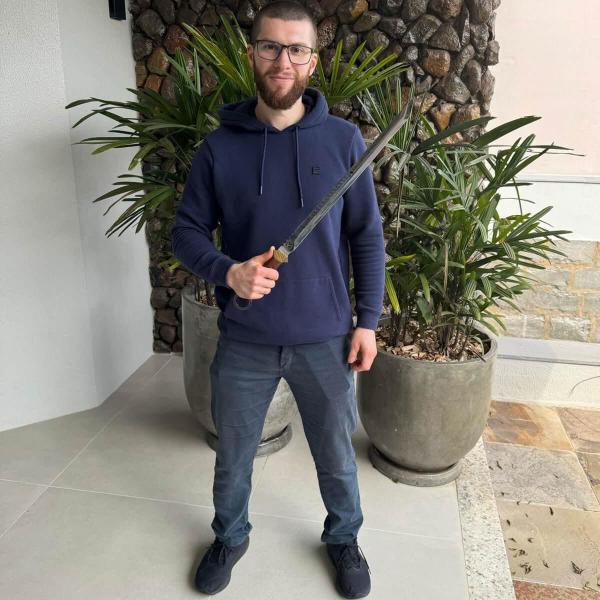 Espada Estilo Katana Samurai Artesanal 18' Adaga Carbono Bainha Couro Full Tang Brut Forge - Facas Zanline Imagem de Espada Estilo Katana Samurai Artesanal 18' Adaga Carbono Bainha Couro Full Tang Brut Forge