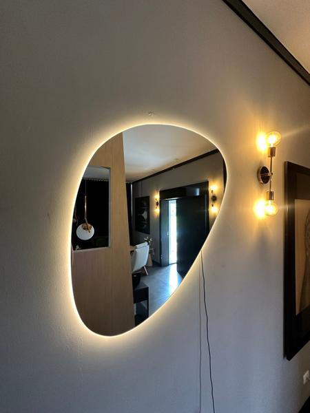 Imagem de Espelho Decorativo Orgânico 95x67cm Com Led Branco Quente