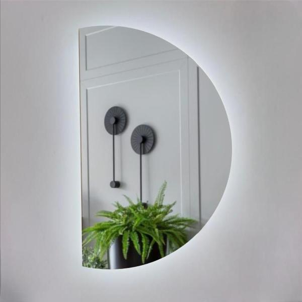 Espelho Meia Lua 80cm X 50cm Com Led À Pilha Ou Fonte - Decora Loja Cebrace Imagem de Espelho Meia Lua 80cm X 50cm Com Led À Pilha Ou Fonte