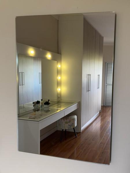 Espelho RETANGULAR 50x70cm com LED À PILHA OU FONTE Espelho para Banheiro - Decora Loja Imagem de Espelho RETANGULAR 50x70cm com LED À PILHA OU FONTE Espelho para Banheiro