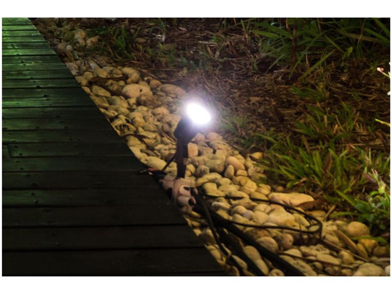 Imagem de Espeto de Jardim LED Amarelo Articulado 5W - Avant Hummer