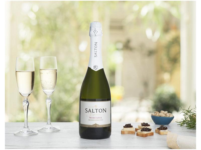 Espumante Branco Doce Salton Moscatel - 750ml Imagem de Espumante Branco Doce Salton Moscatel