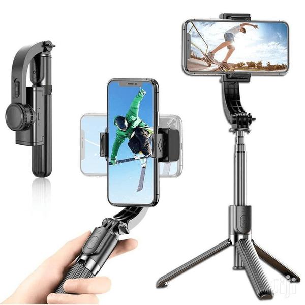 Imagem de Estabilizador Gimbal para SmartPhones Soleste L08 Pan-Tilt Bluetooth e Tripé