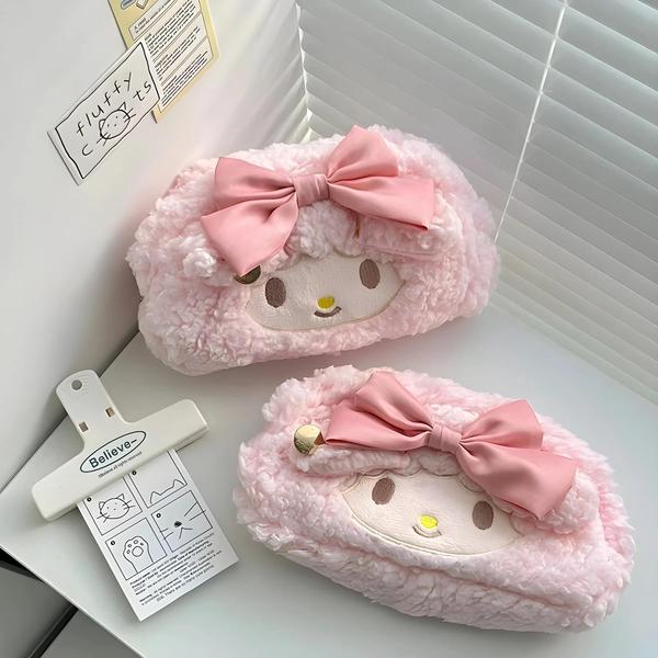 Imagem de Estojo Pelúcia Rosa em Formato de Coração - Grande Capacidade - Sanrio Melody Cinnamoroll