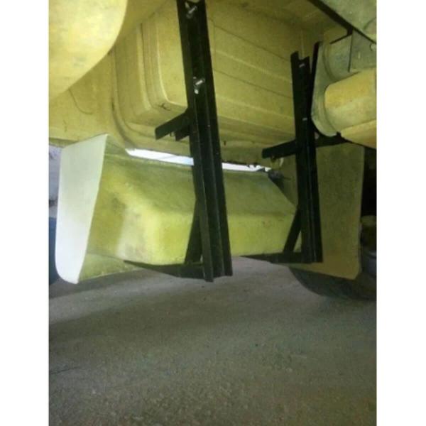 Estribo MB 709/912 c/ suporte - LE - Fiberplast Imagem de Estribo MB 709/912 c/ suporte - LE