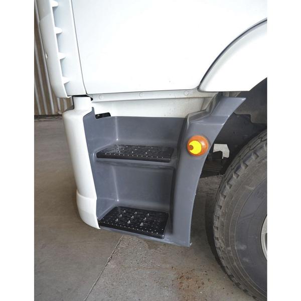 Estribo VW Constellation 2 Degraus LE (Plástico) - Rodoplast Imagem de Estribo VW Constellation 2 Degraus LE (Plástico)