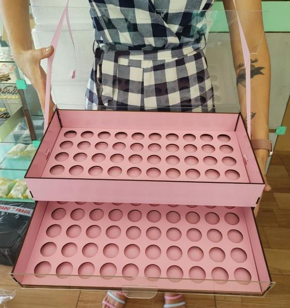 Imagem de Expositor brigadeiros com gaveta para até 100 doces frente da gaveta em acrílico