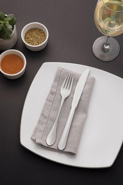 Faca de mesa italy forjada 6mm em aco inox tramontina Imagem de Faca de mesa italy forjada 6mm em aco inox tramontina