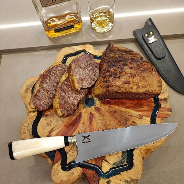 Faca Picanheira Artesanal Churrasco Aço Inox 9' Cabo Osso Bainha de Couro Zanline - Facas Zanline Imagem de Faca Picanheira Artesanal Churrasco Aço Inox 9' Cabo Osso Bainha de Couro Zanline