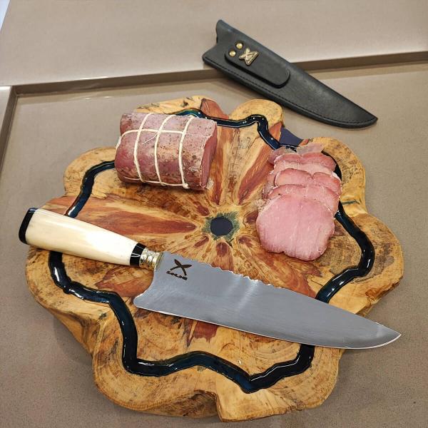 Faca Picanheira Artesanal Churrasco Aço Inox 9' Cabo Osso Bainha de Couro Zanline - Facas Zanline Imagem de Faca Picanheira Artesanal Churrasco Aço Inox 9' Cabo Osso Bainha de Couro Zanline