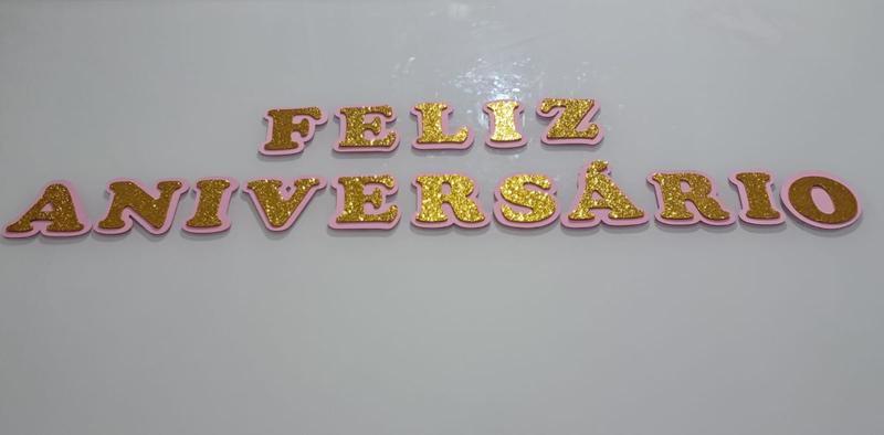 Faixa Aplique Decorativa em EVA Feliz Aniversário Rosa e Dourada - MIWL ART Imagem de Faixa Aplique Decorativa em EVA Feliz Aniversário Rosa e Dourada