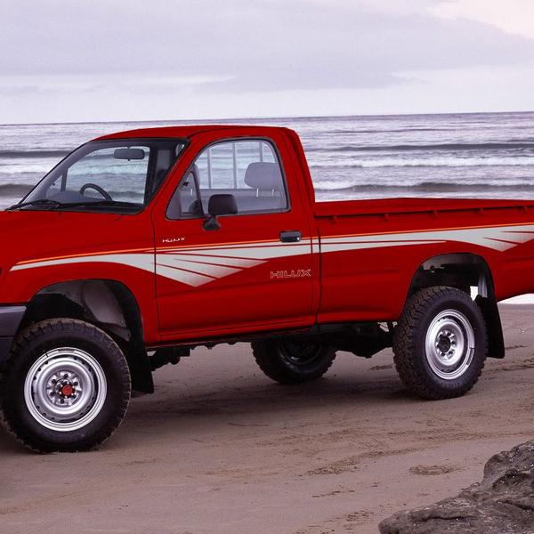 Faixa Lateral Hilux 1992 Até 2004 Cs + Adesivo Toyota Prata - SPORTINOX Imagem de Faixa Lateral Hilux 1992 Até 2004 Cs + Adesivo Toyota Prata
