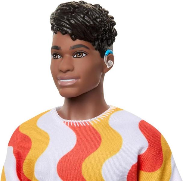 Imagem de Fashionistas Ken nº 220 com aparelhos auditivos Negro - Mattel