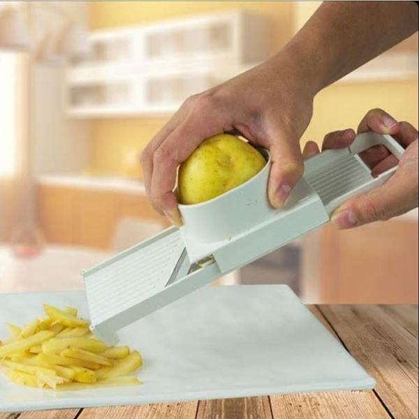 Fatiador de batata/ legumes utensílios pra cozinha corte palito prático - Filó Modas Imagem de Fatiador de batata/ legumes utensílios pra cozinha corte palito prático