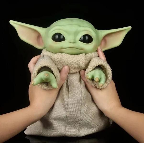 Imagem de Figura de Ação Bebê Yoda 28cm - Star Wars Disney - Brinquedo para Crianças