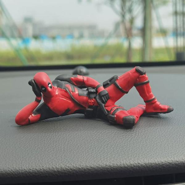 Imagem de Figura de anime ZKTSRY Deadpool: acessórios de carro para casa e mesa