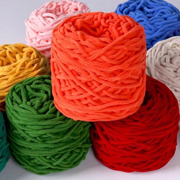 Imagem de Fio de Chenille de Veludo 50g - Ideal para Crochê, Tricô, Amigurumi e mais