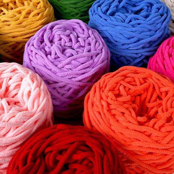 Imagem de Fio de Chenille de Veludo 50g - Ideal para Crochê, Tricô, Amigurumi e mais