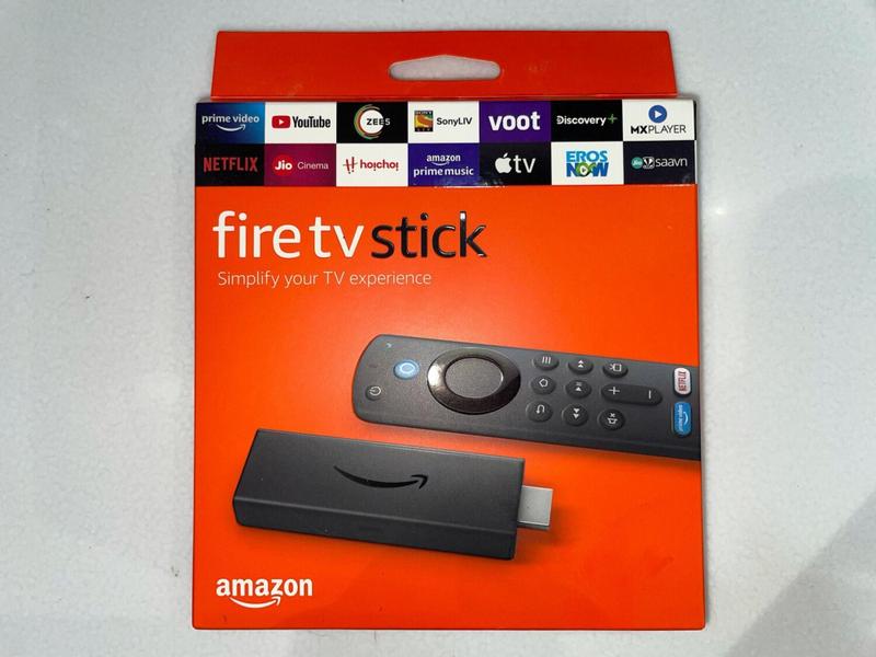 Imagem de Fire TV Stick conversor de tv para Smart com controle 3ª Geração - amazon