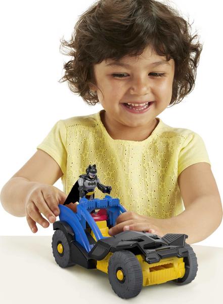 Fisher-Price Imaginext DC Super Friends Batman Figure & Rally Car, GKJ25 Imagem de Fisher-Price Imaginext DC Super Friends Batman Figure & Rally Car, GKJ25