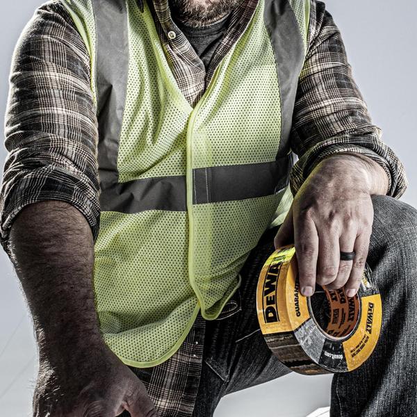 Imagem de Fita adesiva DEWALT Ultra-Tough Black, pacote múltiplo de 12 rolos, 48 mm x