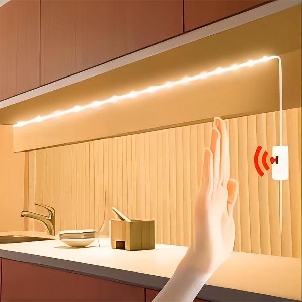 Fita LED Com Sensor de Movimento, 1m, Luz Amarela, USB, LexLight Imagem de Fita LED Com Sensor de Movimento, 1m, Luz Amarela, USB, LexLight
