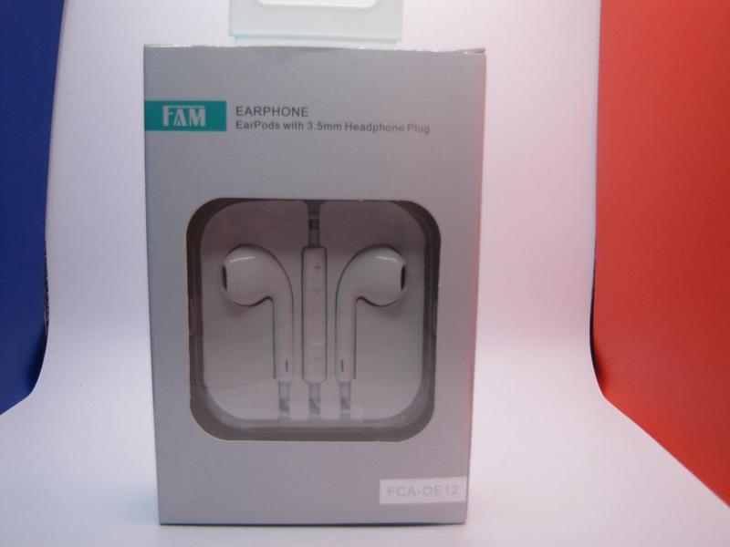 Imagem de Fone de Ouvido Intra-Auricular, com Microfone e controle de volume no cabo, marca FAM, modelo FCA-OE12.